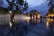 Fujiko Nakaya et ses sculptures de brume place de la République