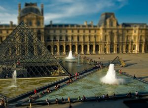 Lire la suite à propos de l’article Entre le Louvre et Beaubourg