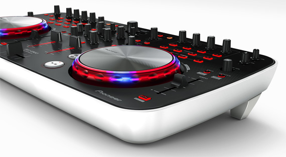 J'ai testé le contrôleur Pioneer DDJ-ERGO