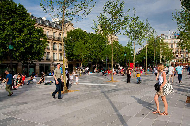 Balade sur la nouvelle place de la République