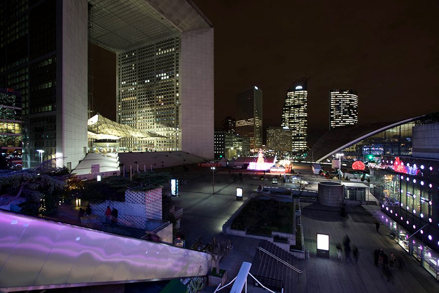 grande-arche-nuit