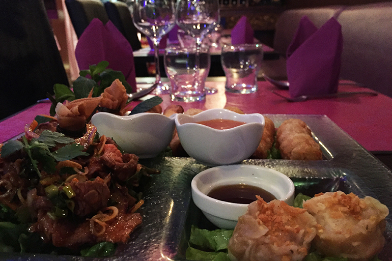 Assiette d’assortiments du chef de la table de Nouk