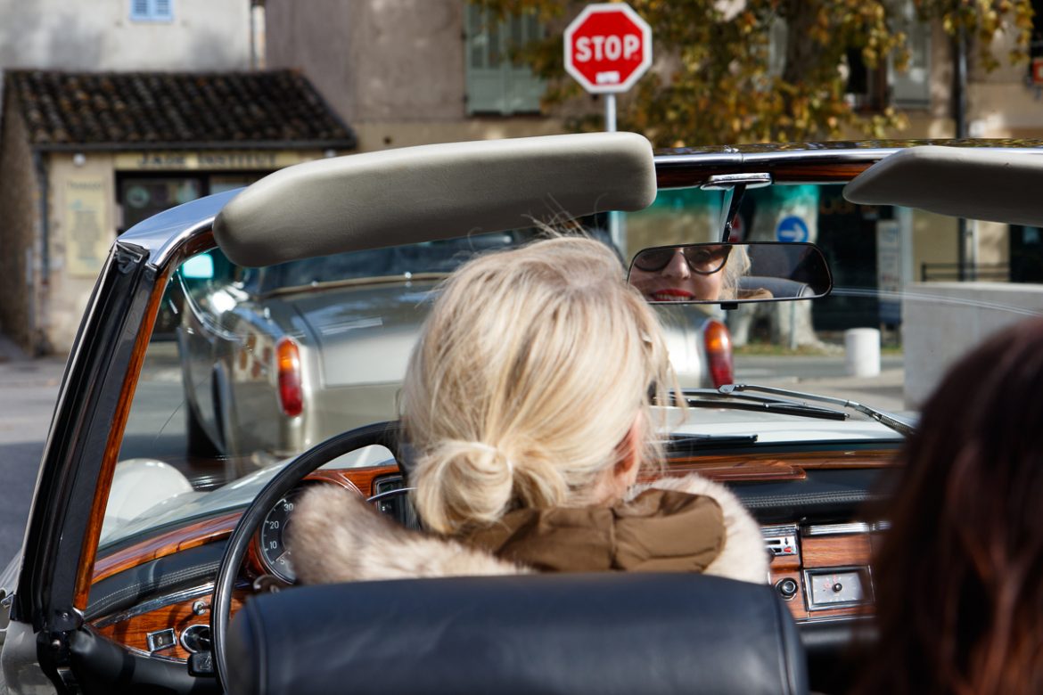 Capucine au volant