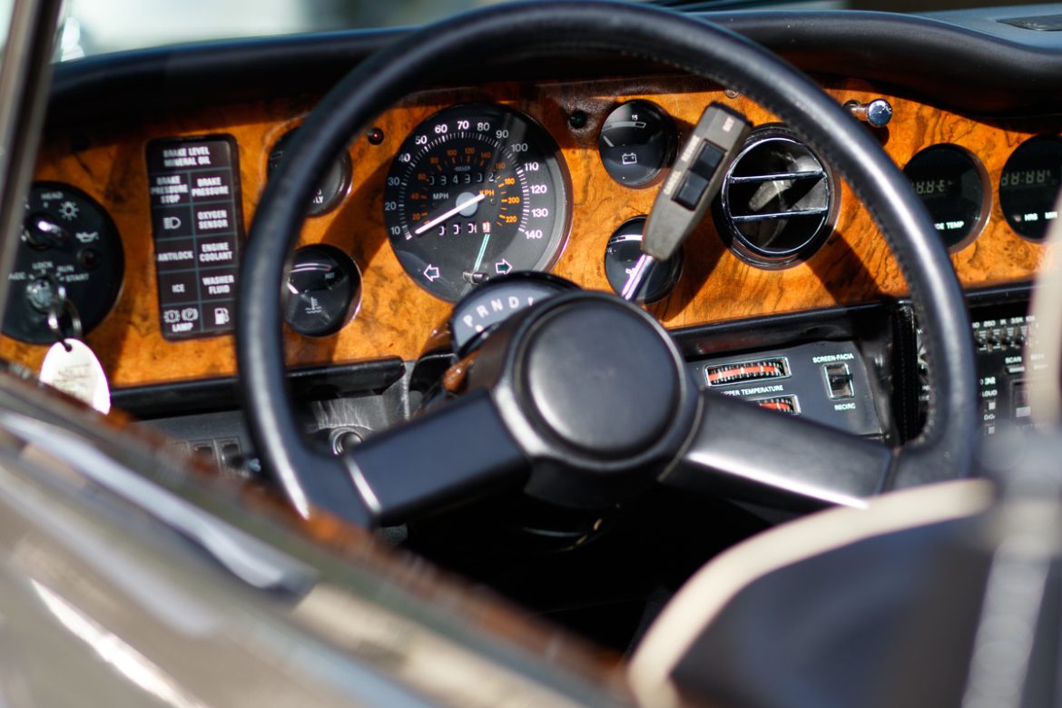 Tableu de bord Rolls-Royce Corniche