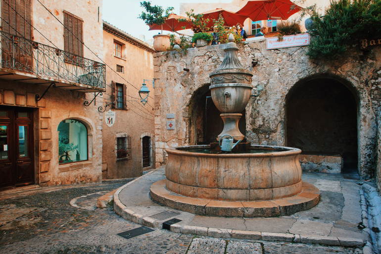 Place de la Grande Fontaine 