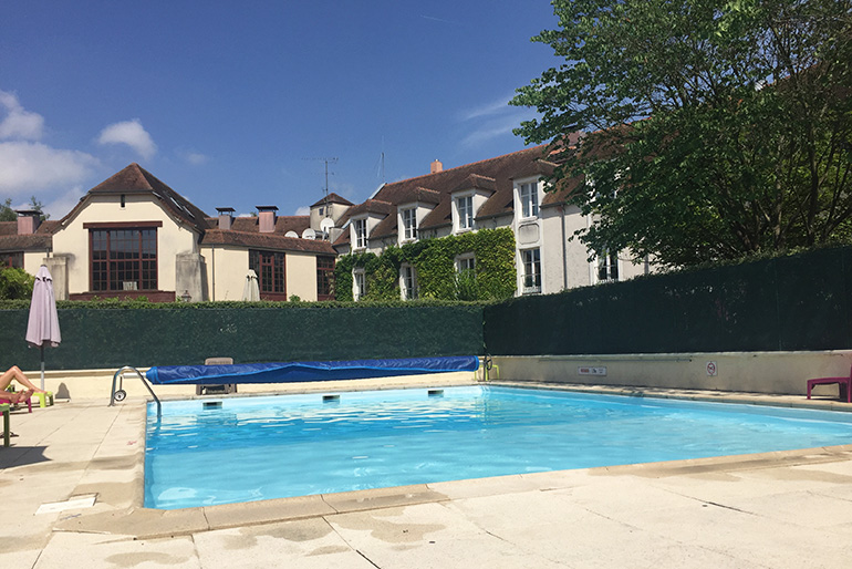 La piscine du Manoir de Gressy