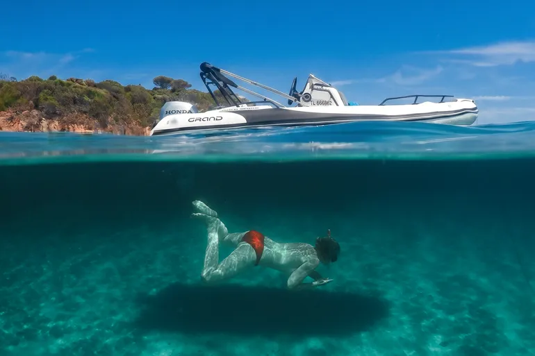 Plonger dans les eaux de Porquerolles 